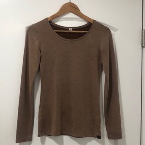 UNIQLO HeatTech long sleeved t-shirt